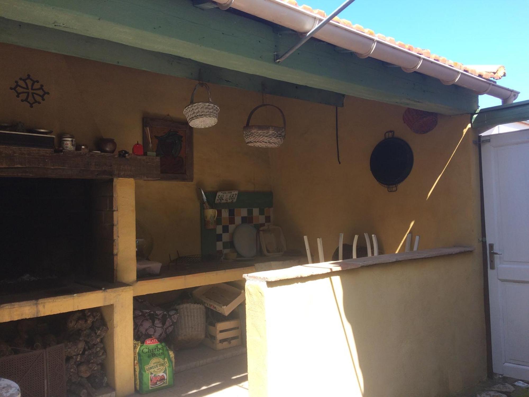Les Hirondelles Apartment Bessan Bagian luar foto