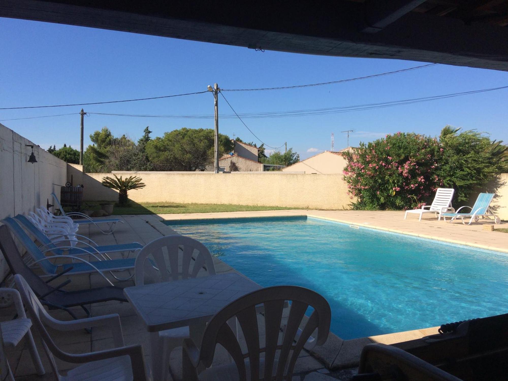 Les Hirondelles Apartment Bessan Bagian luar foto