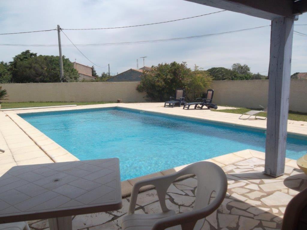 Les Hirondelles Apartment Bessan Bagian luar foto
