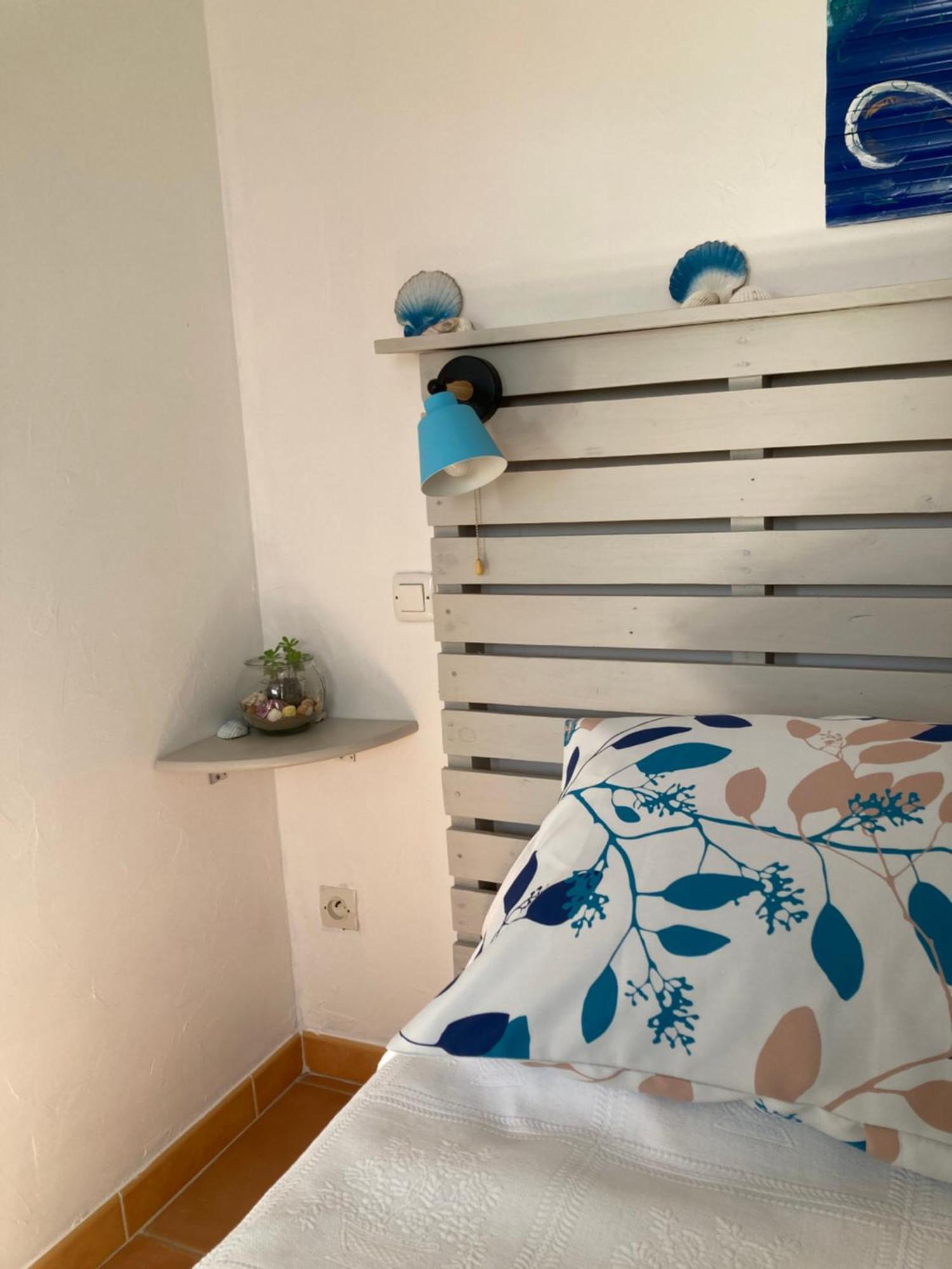 Les Hirondelles Apartment Bessan Bagian luar foto