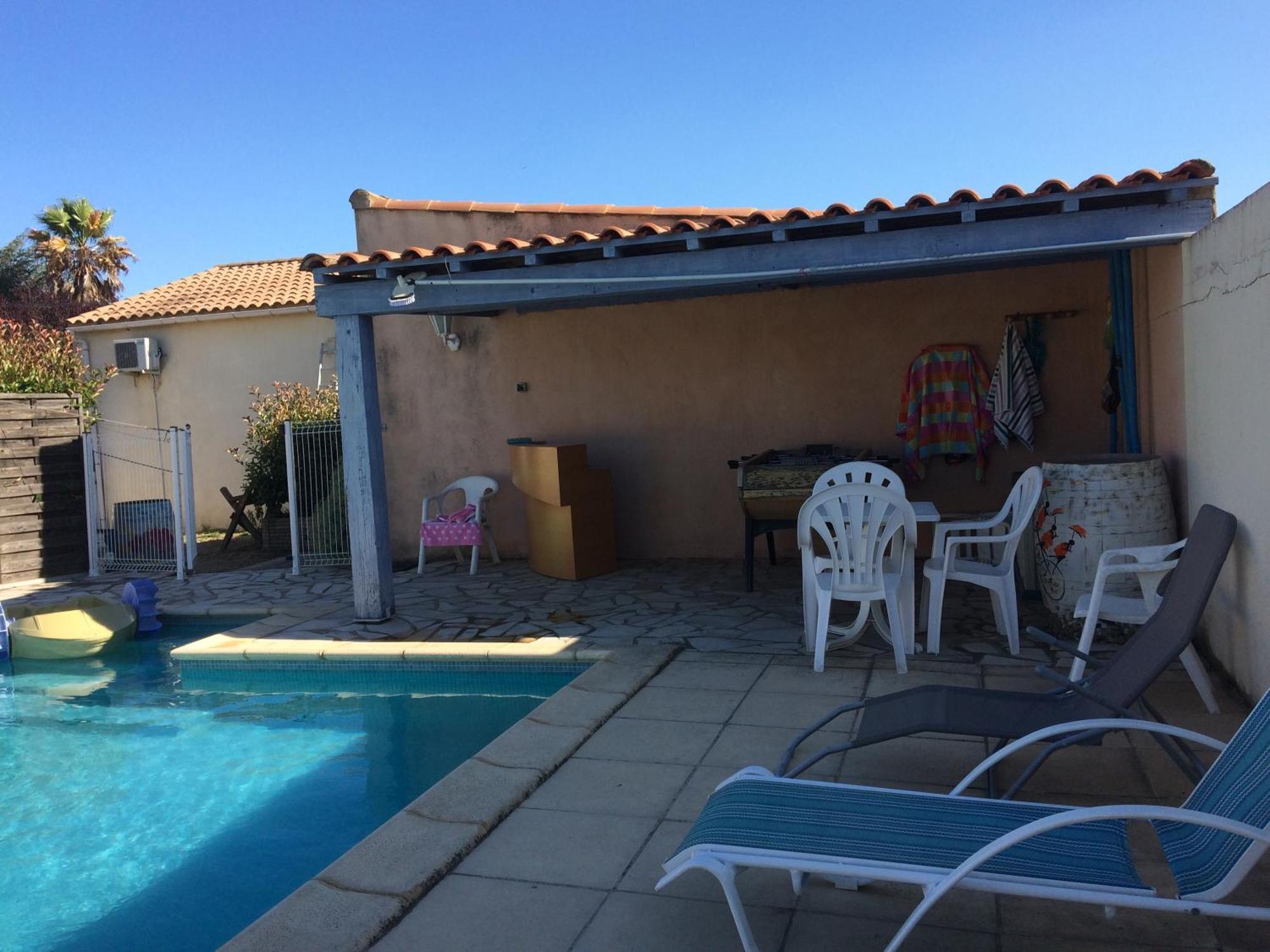 Les Hirondelles Apartment Bessan Bagian luar foto